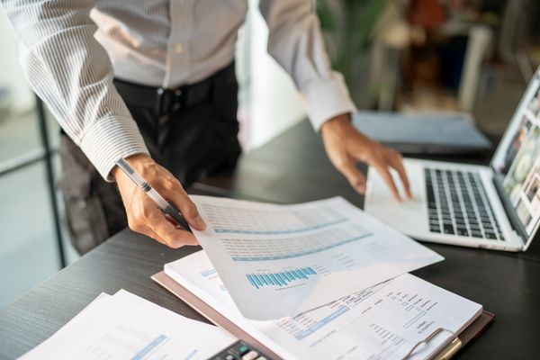 Imagem representativa de upselling no marketing de afiliados